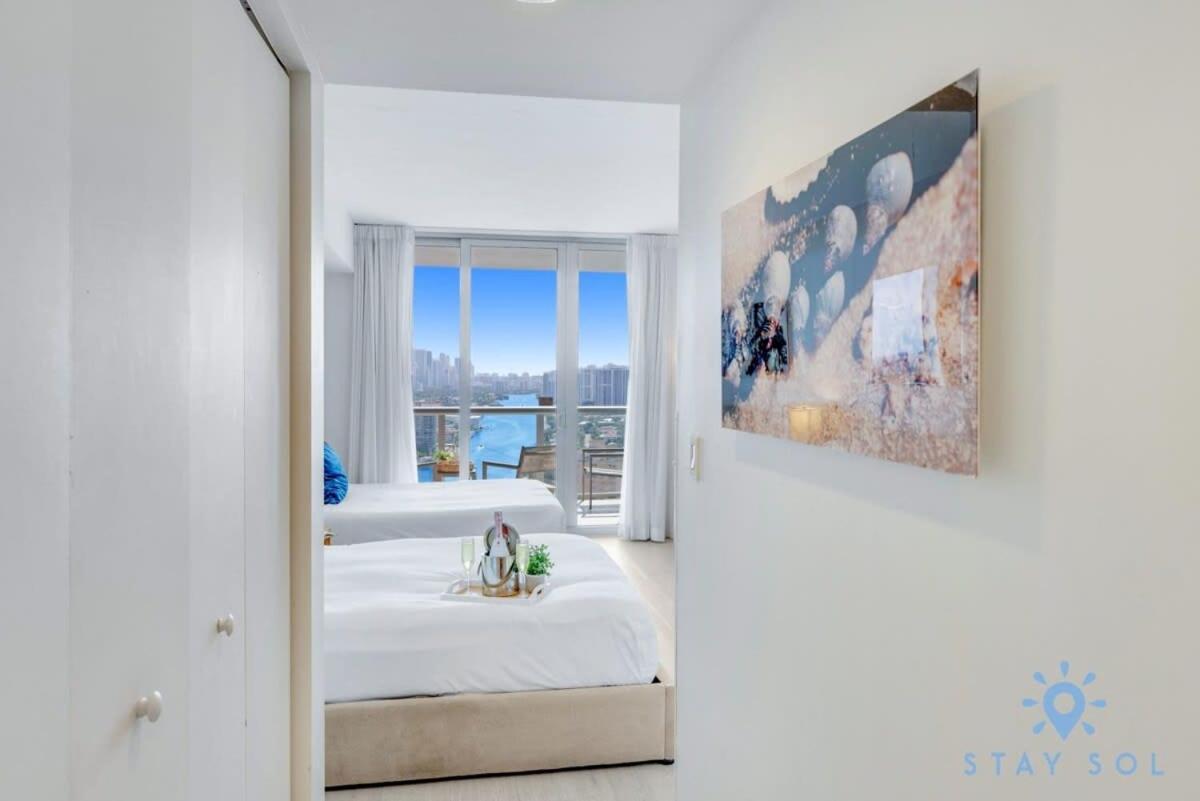 Amenities Balcony W Stunning Views-Beachfront Hallandale Beach Eksteriør bilde