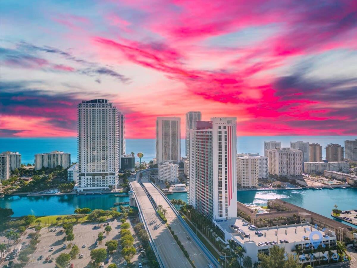 Amenities Balcony W Stunning Views-Beachfront Hallandale Beach Eksteriør bilde