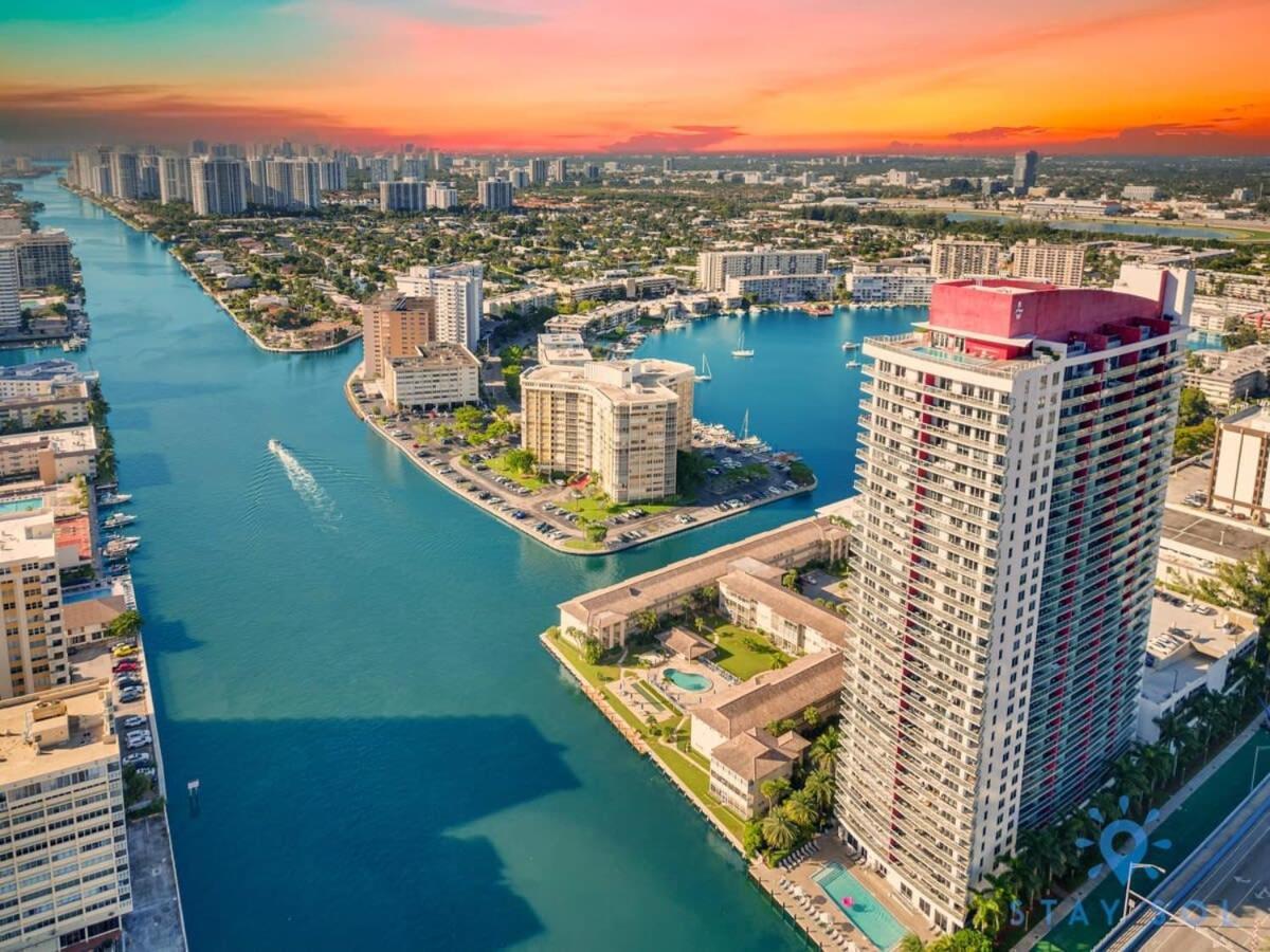 Amenities Balcony W Stunning Views-Beachfront Hallandale Beach Eksteriør bilde
