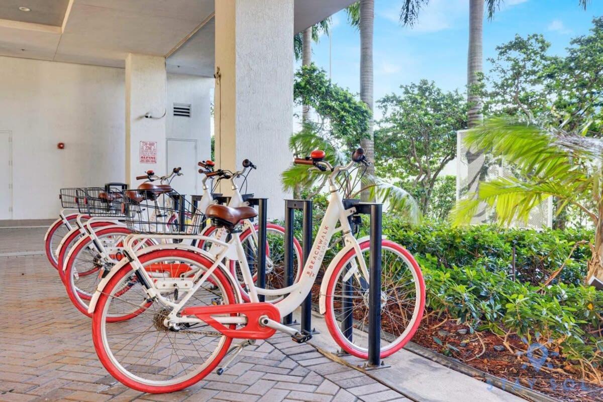 Amenities Balcony W Stunning Views-Beachfront Hallandale Beach Eksteriør bilde