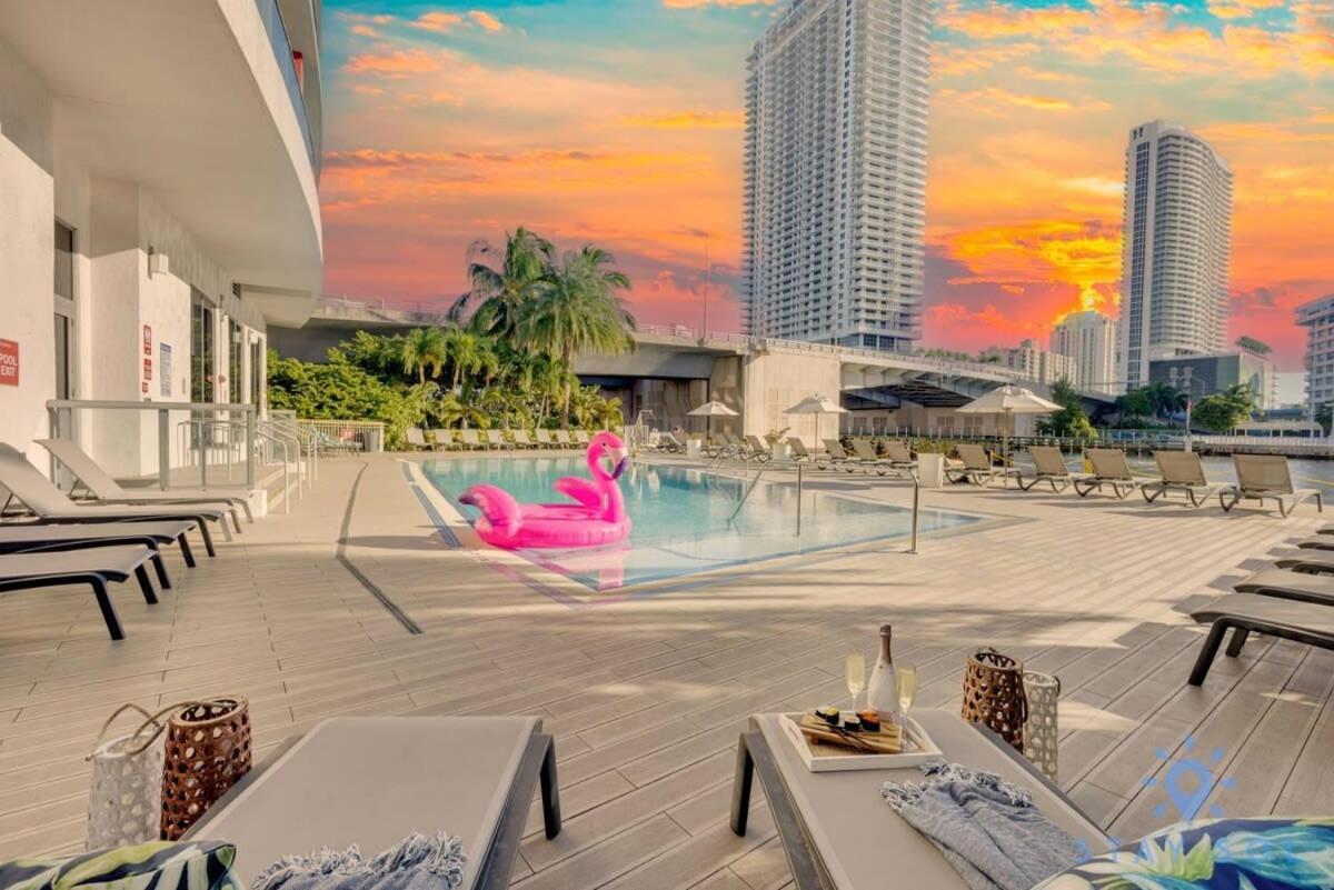 Amenities Balcony W Stunning Views-Beachfront Hallandale Beach Eksteriør bilde