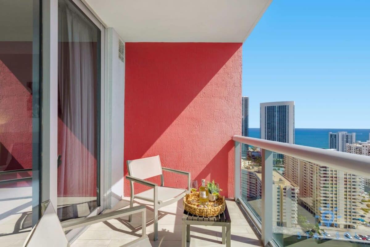 Amenities Balcony W Stunning Views-Beachfront Hallandale Beach Eksteriør bilde